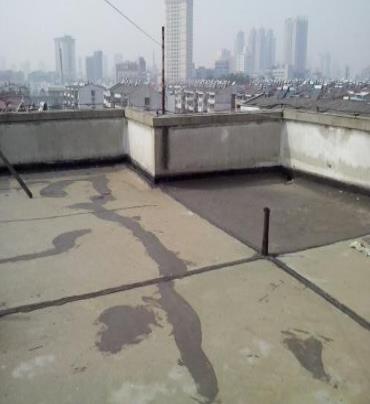 旅顺口漏水维修 楼顶漏水是什么原因，楼顶漏水维修方法是什么?